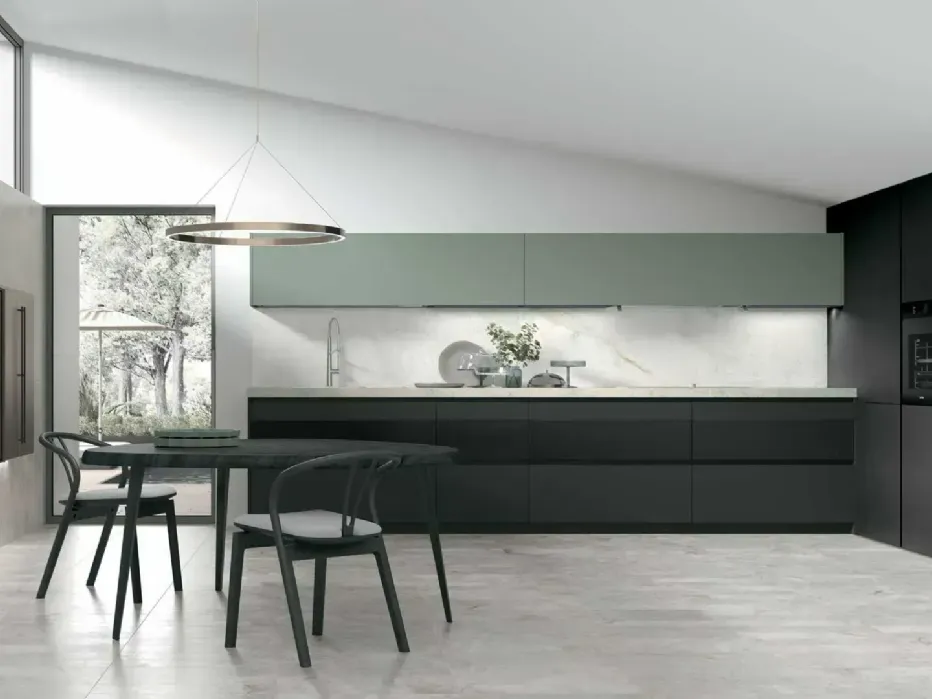 Fenix® Blu Shaba base and wall units, Linea boiserie and Fenix® Nero Ingo top, Riga Walnut Eucalyptus columns, Walnut Eucalyptus display cabinets